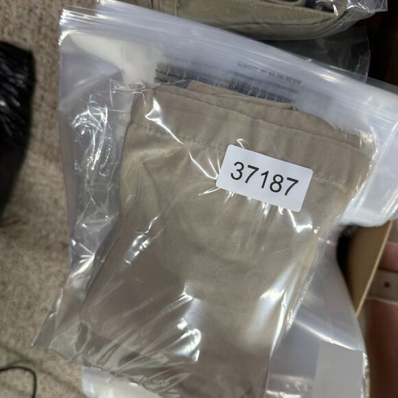 Club Room Shorts Men 34 Beige Mid Rise Bermuda Flat Front Pockets Regular Fit - Picture 8 of 8